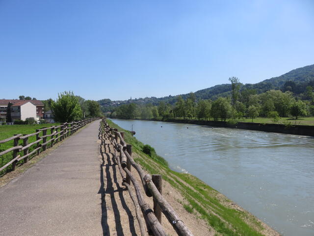 ciclabile lungo il canale di scarico della centrale elettrica di S. Mauro T.se