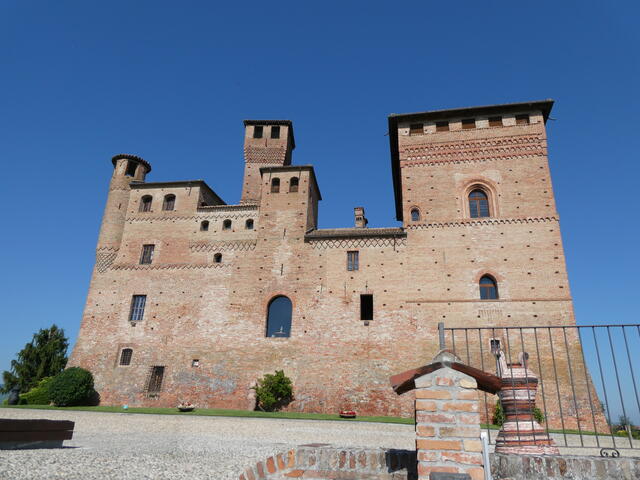 castello di Grinzane Cavour